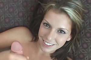 盗摄朝鲜美女大白屁股ass孕交