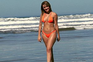 德国艳妇laralatexd