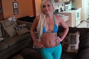 欧美涂油大屁股观看英文