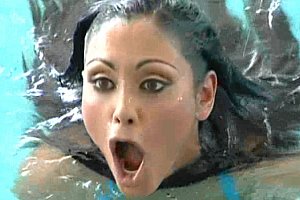 少妇在办公室被躁到高潮文章